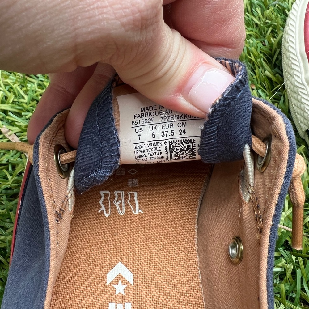 NWOT Converse Low Top Sneakers - Picture 3 of 3